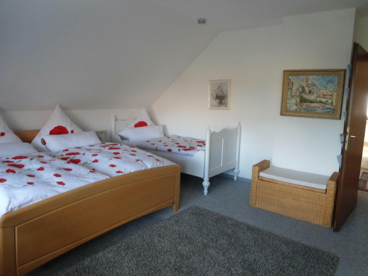 Ferienwohnung Raupe フリッツラー エクステリア 写真